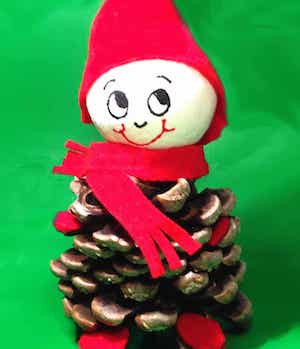 Lavoretto di Natale Gnomo con pigna e pannolenci